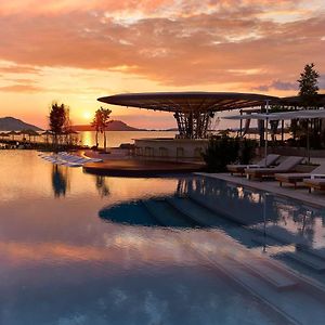 W Costa Navarino (Adults Only)